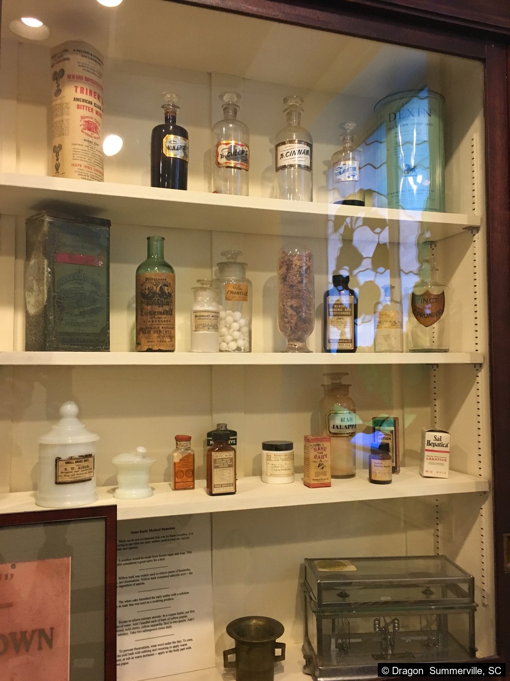 1800年代南方家庭药品柜