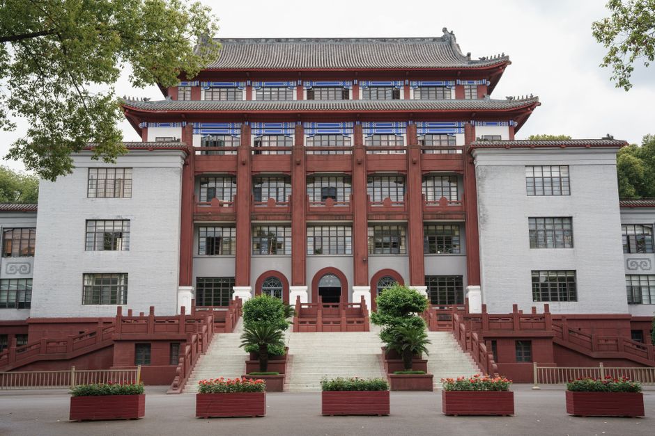 大学校园古建筑